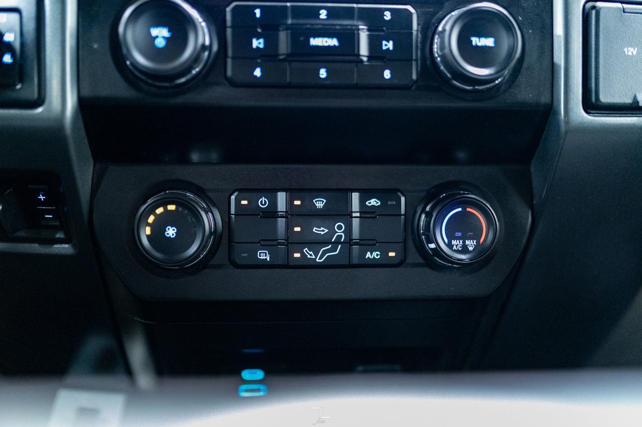 2022 Ford F-350 4x4 Crew Cab XLT Deck BCam Red Deer AB