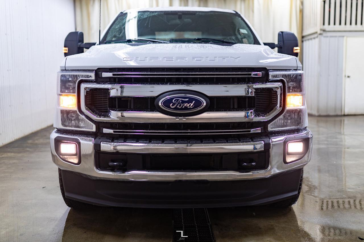 2022 Ford F-350 4x4 Crew Cab XLT Deck BCam Red Deer AB