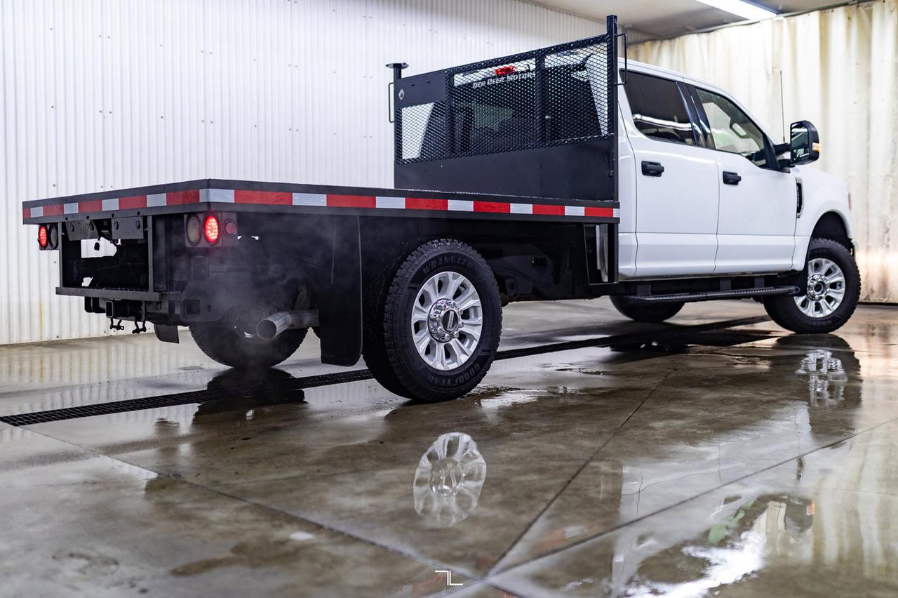 2022 Ford F-350 4x4 Crew Cab XLT Deck BCam Red Deer AB