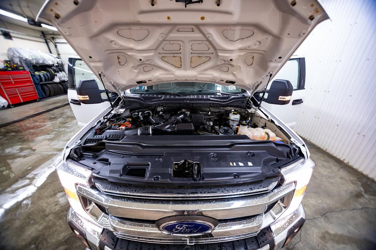2022 Ford F-350 4x4 Crew Cab XLT Deck BCam Red Deer AB