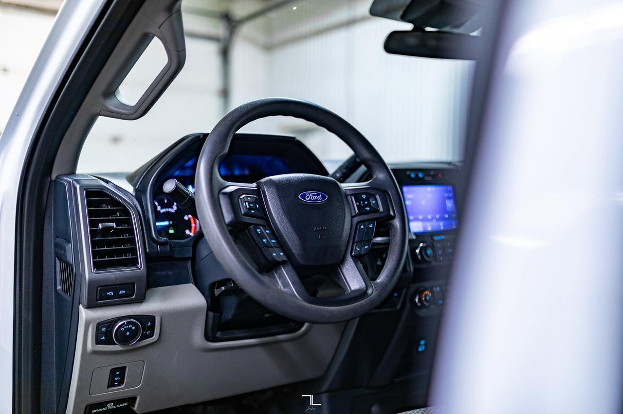 2022 Ford F-350 4x4 Crew Cab XLT Deck Diesel Red Deer AB