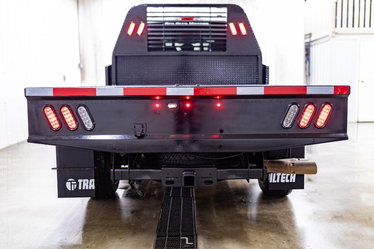2022 Ford F-350 4x4 Crew Cab XLT Deck Diesel Red Deer AB