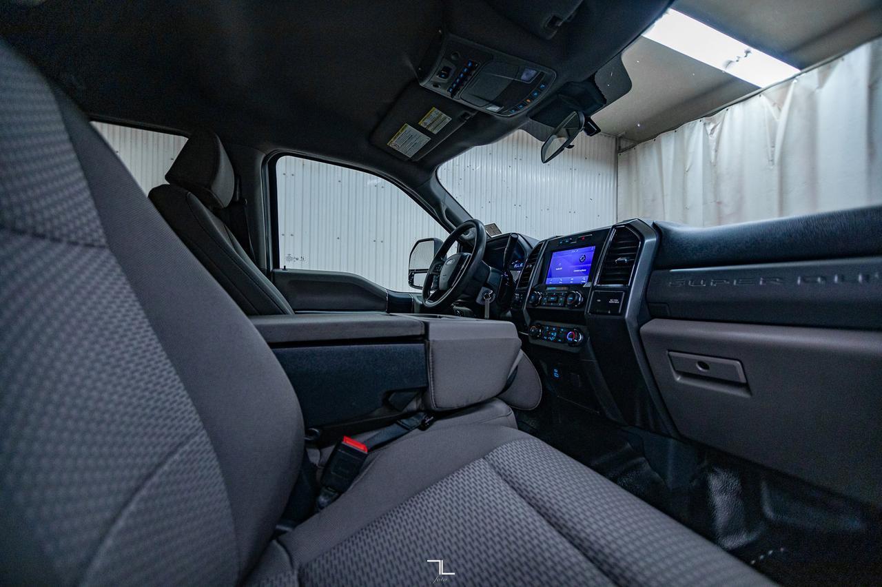 2022 Ford F-350 4x4 Crew Cab XLT Deck Diesel Red Deer AB