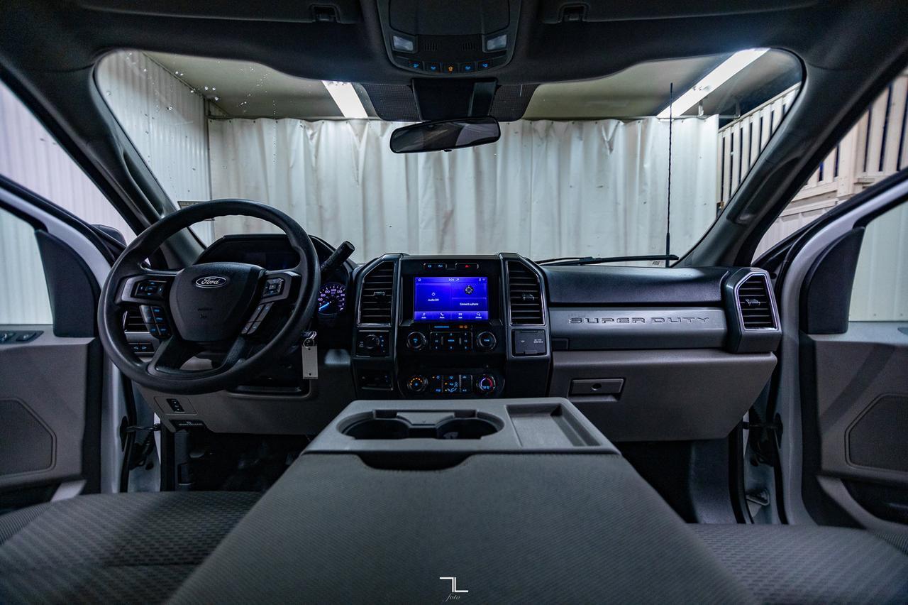 2022 Ford F-350 4x4 Crew Cab XLT Deck Diesel Red Deer AB