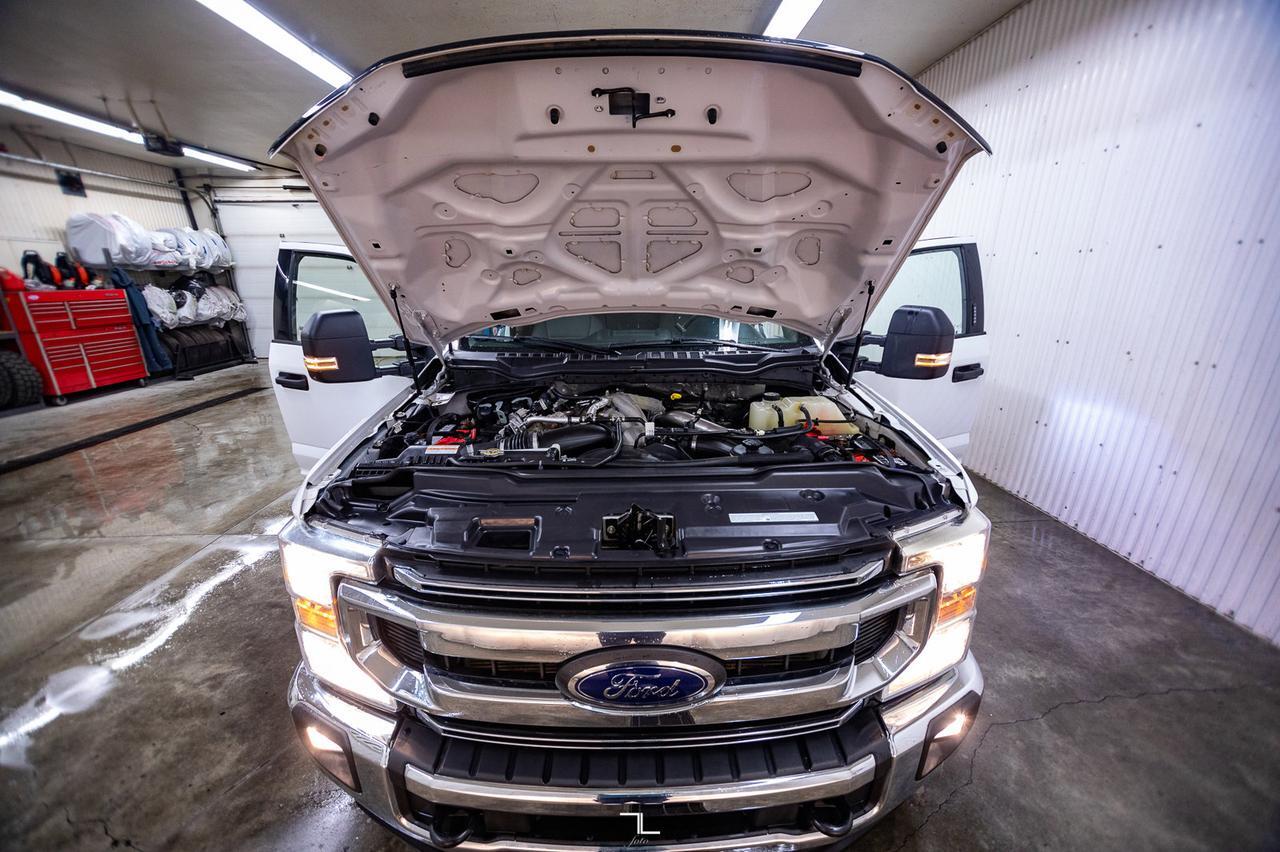 2022 Ford F-350 4x4 Crew Cab XLT Deck Diesel Red Deer AB