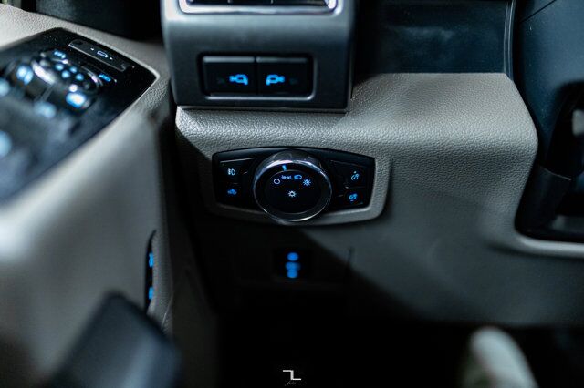 2022 Ford F-350 4x4 Crew Cab XLT Deck Diesel Red Deer AB