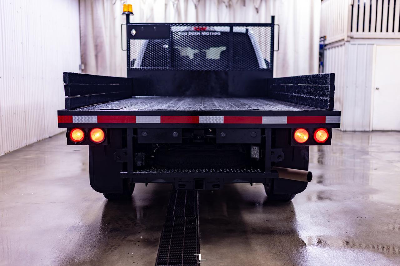2022 Ford F-350 4x4 Crew Cab XLT Deck PSeat BCam Red Deer AB