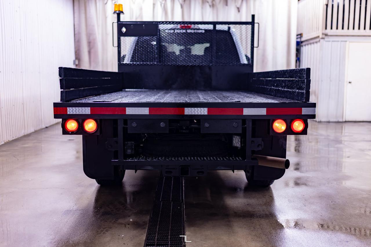 2022 Ford F-350 4x4 Crew Cab XLT Deck PSeat BCam Red Deer AB
