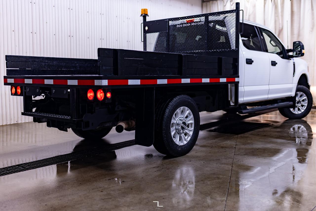 2022 Ford F-350 4x4 Crew Cab XLT Deck PSeat BCam Red Deer AB