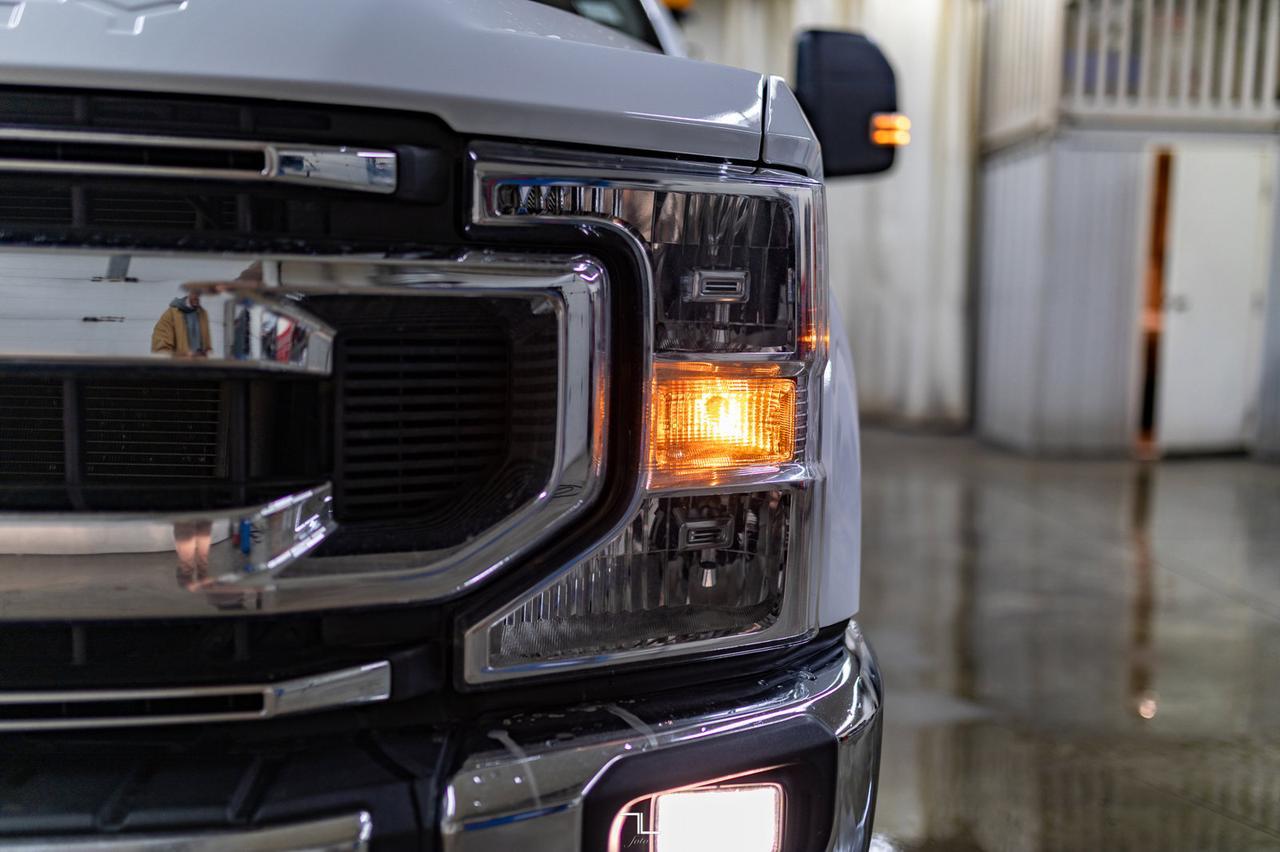 2022 Ford F-350 4x4 Crew Cab XLT Deck PSeat Red Deer AB