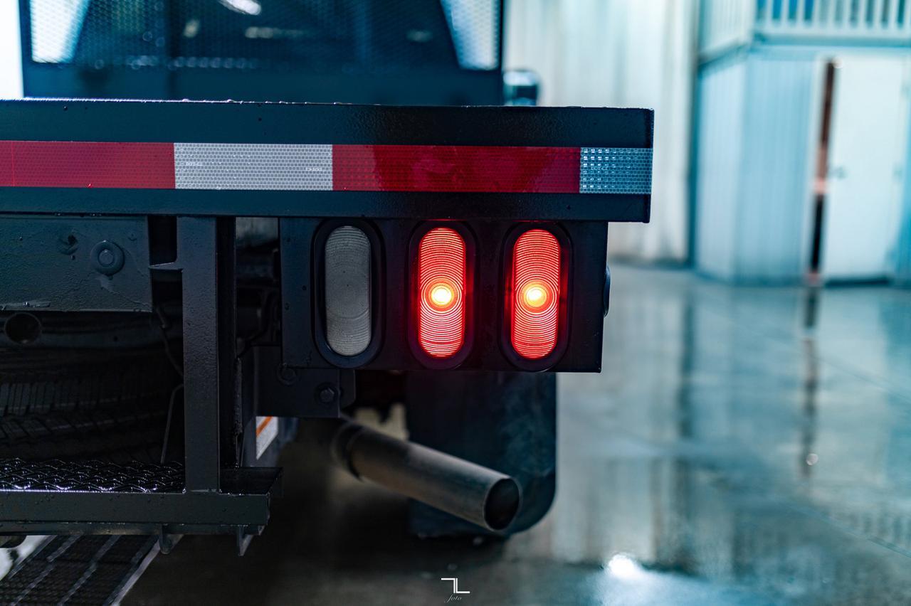 2022 Ford F-350 4x4 Crew Cab XLT Deck PSeat Red Deer AB