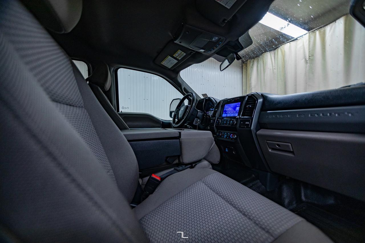 2022 Ford F-350 4x4 Crew Cab XLT Deck PSeat Red Deer AB