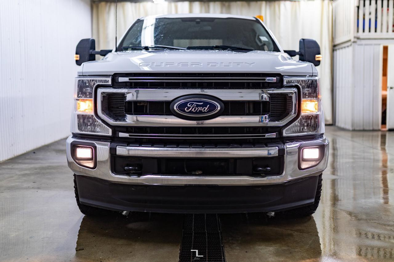 2022 Ford F-350 4x4 Crew Cab XLT Deck PSeat Red Deer AB