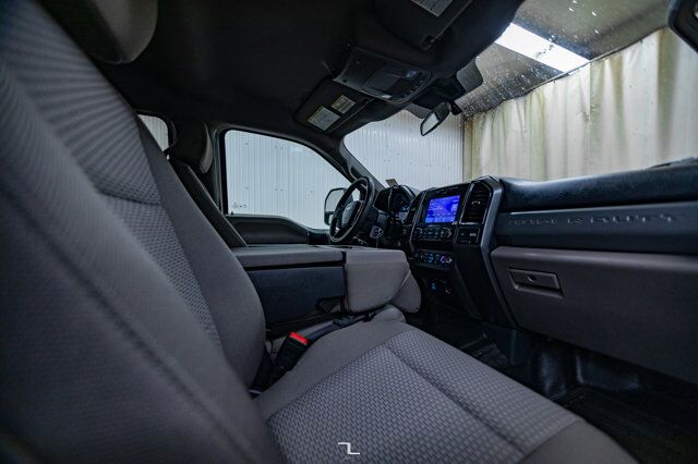 2022 Ford F-350 4x4 Crew Cab XLT Deck PSeat Red Deer AB