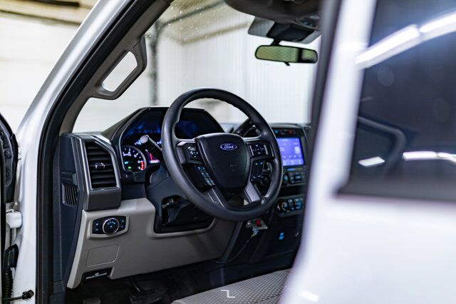 2022 Ford F-350 4x4 Crew Cab XLT Deck PSeat Red Deer AB