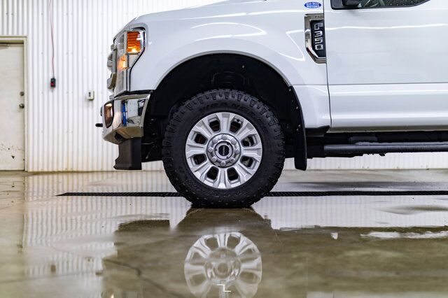 2022 Ford F-350 4x4 Crew Cab XLT Deck PSeat Red Deer AB