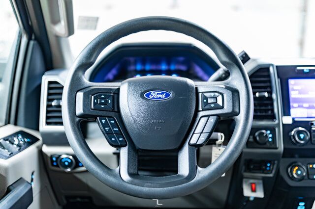 2022 Ford F-350 4x4 Crew Cab XLT Deck PSeat Red Deer AB