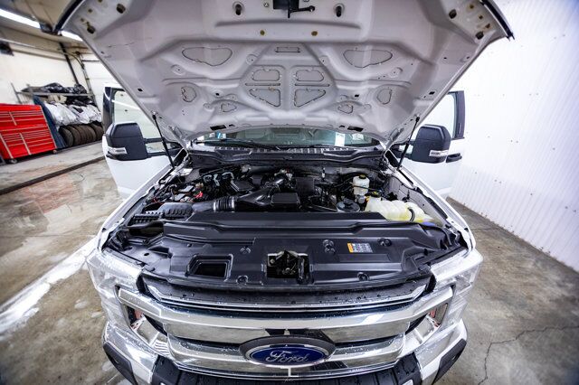 2022 Ford F-350 4x4 Crew Cab XLT Deck PSeat Red Deer AB