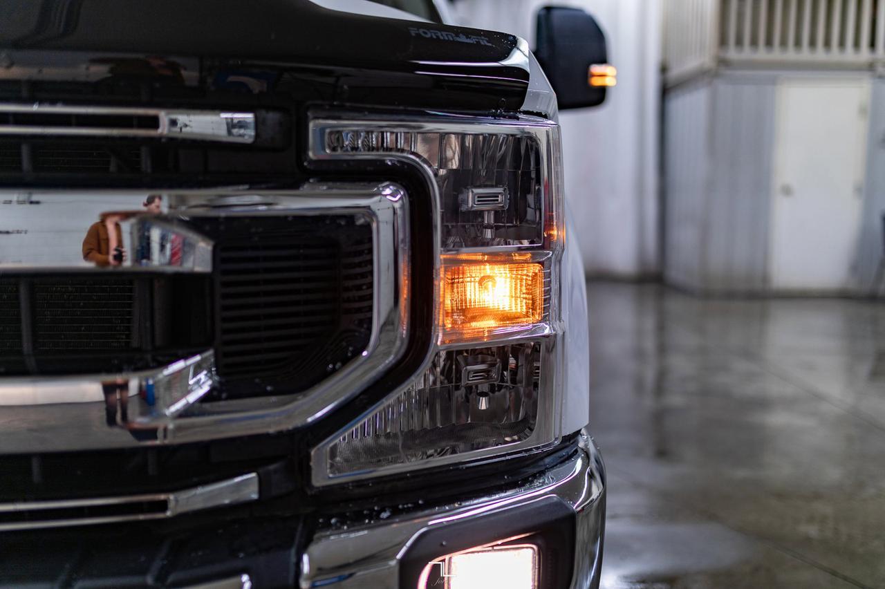 2022 Ford F-350 4x4 Crew Cab XLT Deck PSeat Red Deer AB