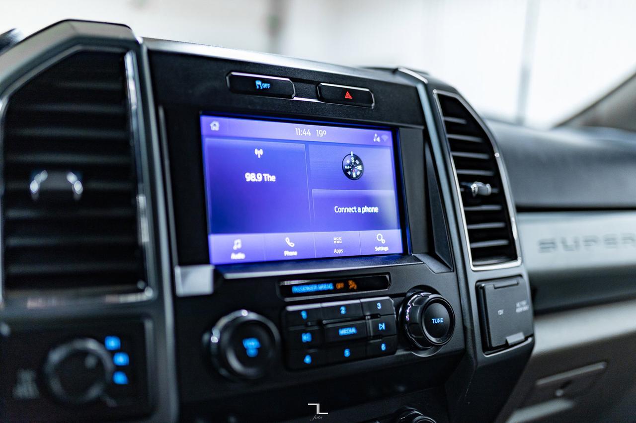 2022 Ford F-350 4x4 Crew Cab XLT Deck PSeat Red Deer AB