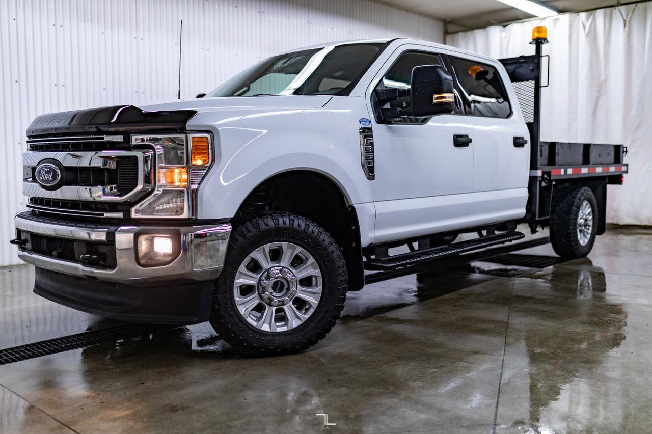 2022 Ford F-350 4x4 Crew Cab XLT Deck PSeat Red Deer AB