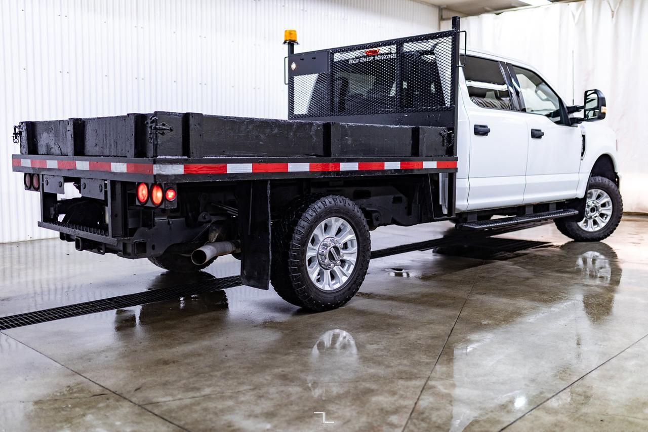 2022 Ford F-350 4x4 Crew Cab XLT Deck PSeat Red Deer AB