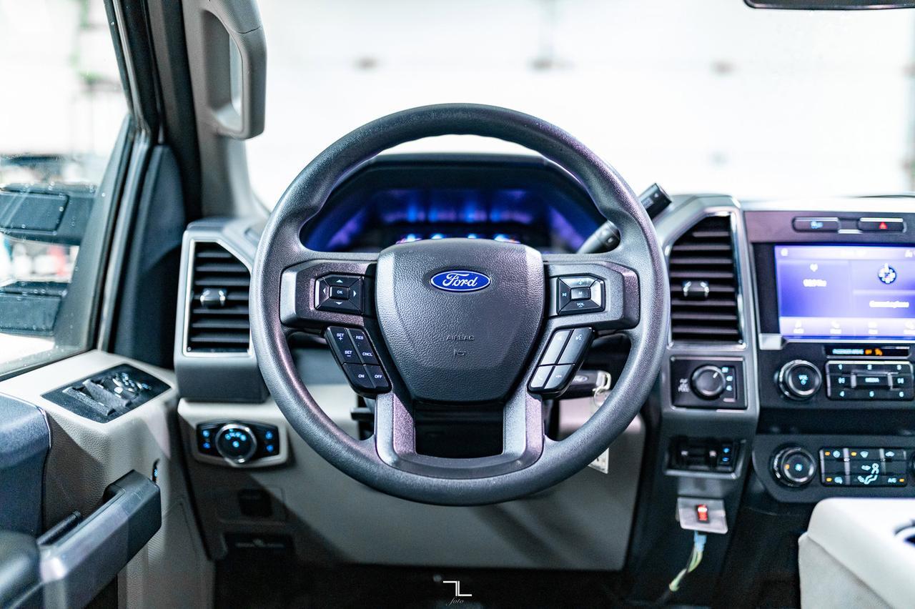 2022 Ford F-350 4x4 Crew Cab XLT Deck PSeat Red Deer AB