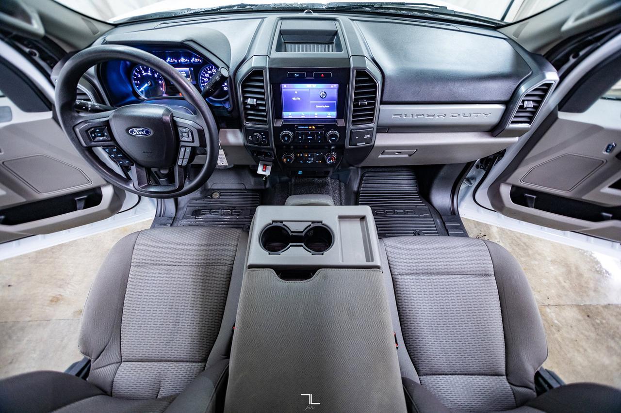 2022 Ford F-350 4x4 Crew Cab XLT Deck PSeat Red Deer AB