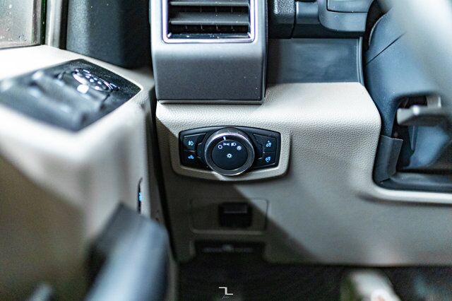 2022 Ford F-350 4x4 Crew Cab XLT Deck PSeat Red Deer AB