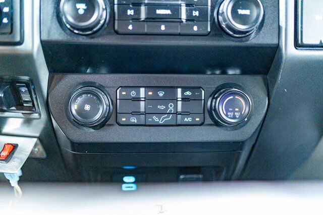 2022 Ford F-350 4x4 Crew Cab XLT Deck PSeat Red Deer AB