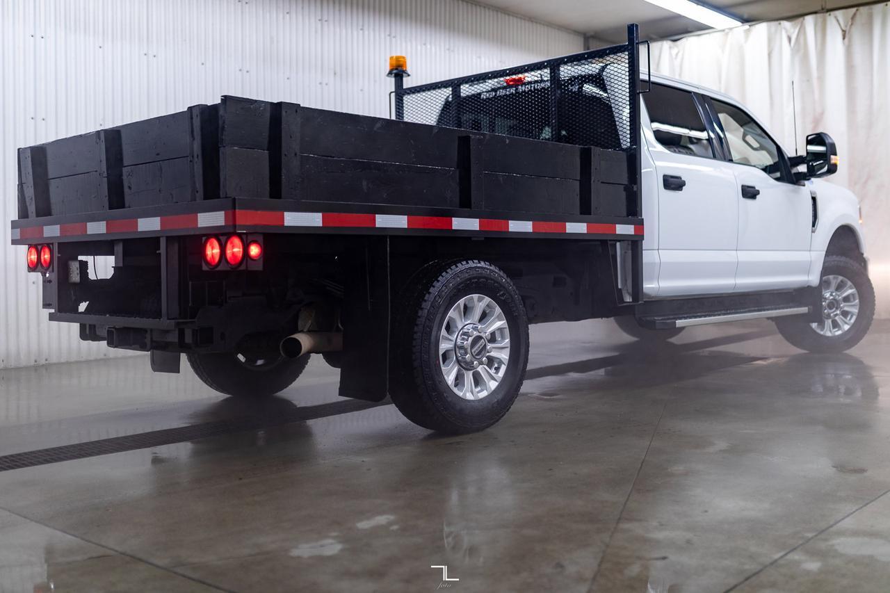 2022 Ford F-350 4x4 Crew Cab XLT Deck Red Deer AB