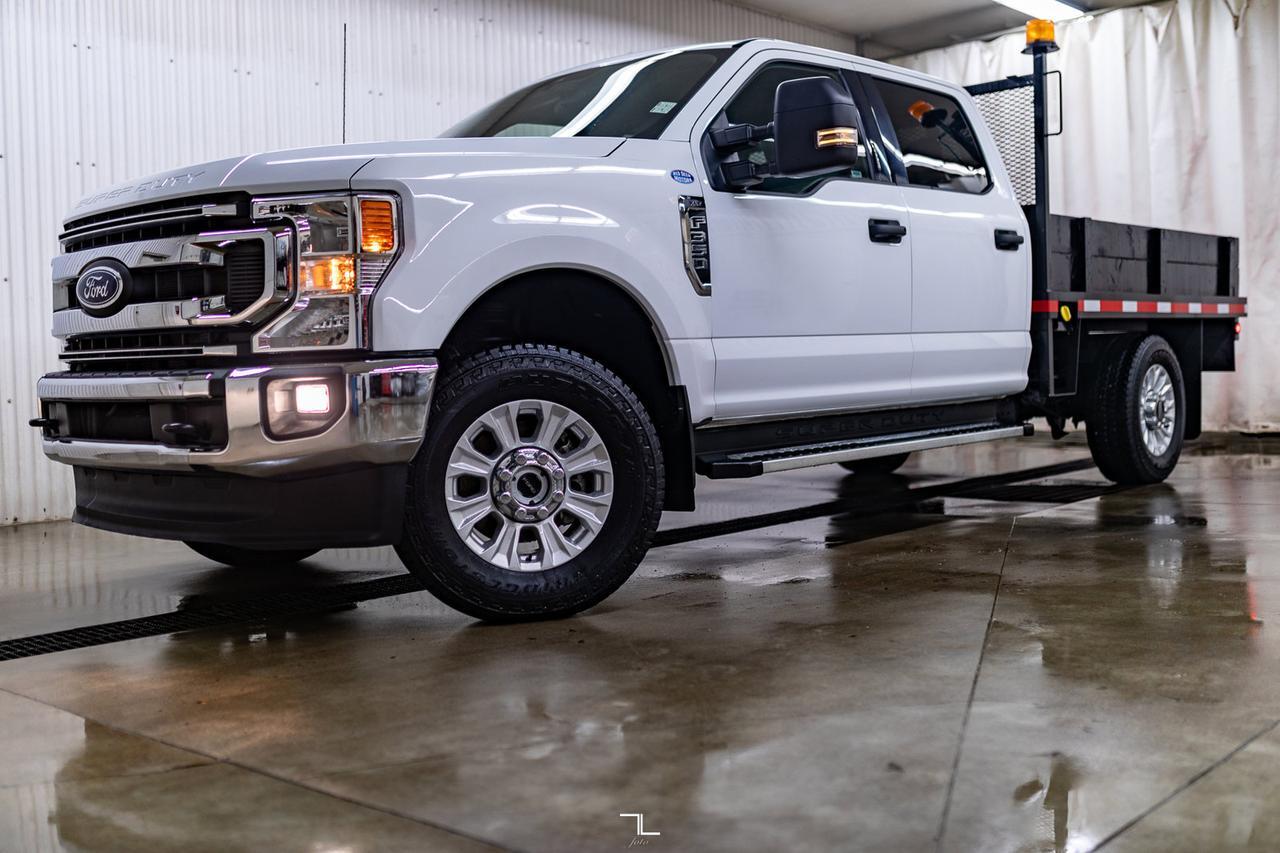2022 Ford F-350 4x4 Crew Cab XLT Deck Red Deer AB