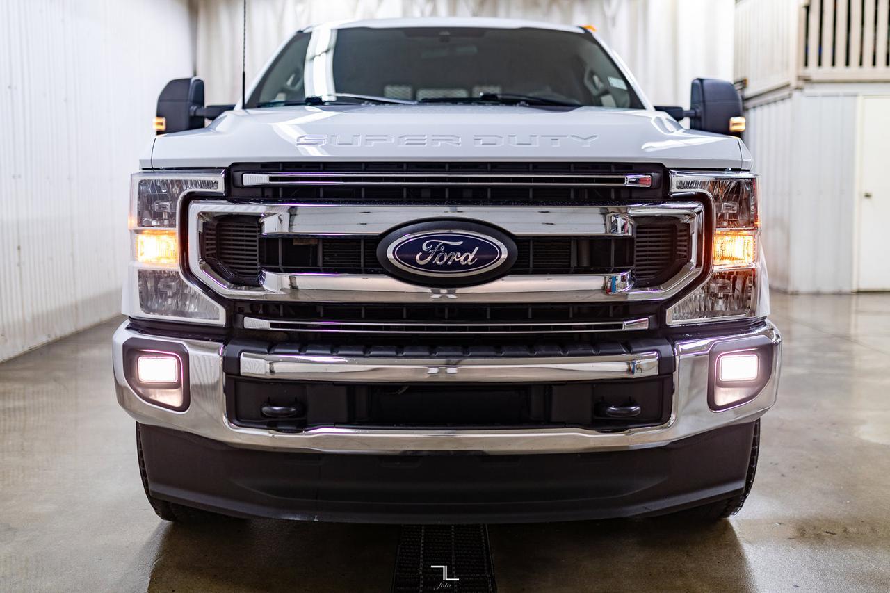 2022 Ford F-350 4x4 Crew Cab XLT Deck Red Deer AB