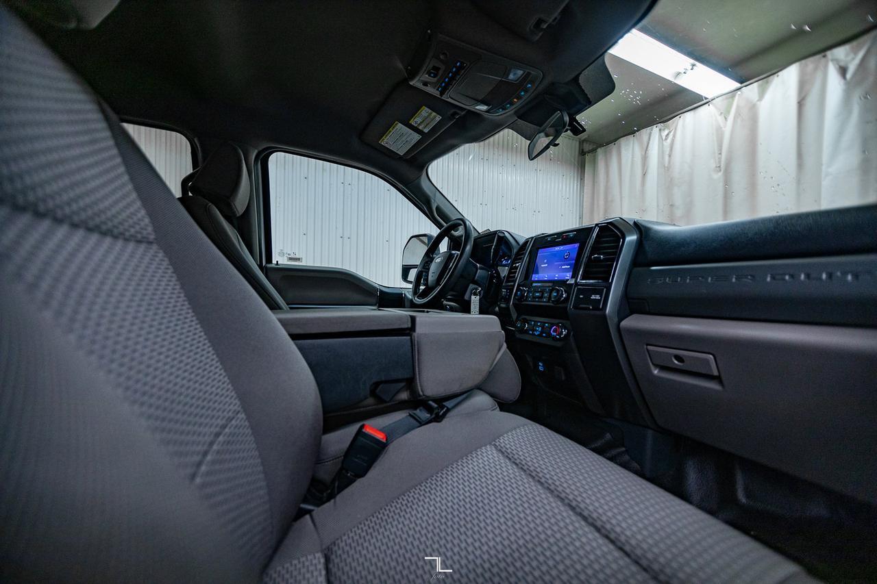 2022 Ford F-350 4x4 Crew Cab XLT Deck Red Deer AB