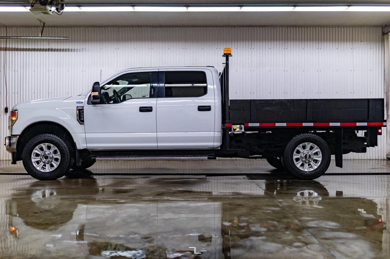 2022 Ford F-350 4x4 Crew Cab XLT Deck Red Deer AB