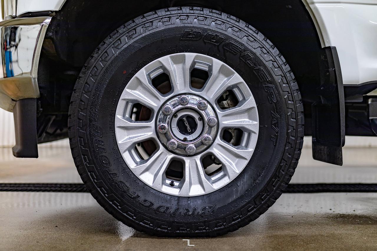 2022 Ford F-350 4x4 Crew Cab XLT Deck Red Deer AB