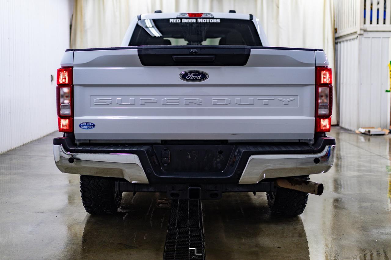 2022 Ford F-350 4x4 Crew Cab XLT FX4 BCam Red Deer AB