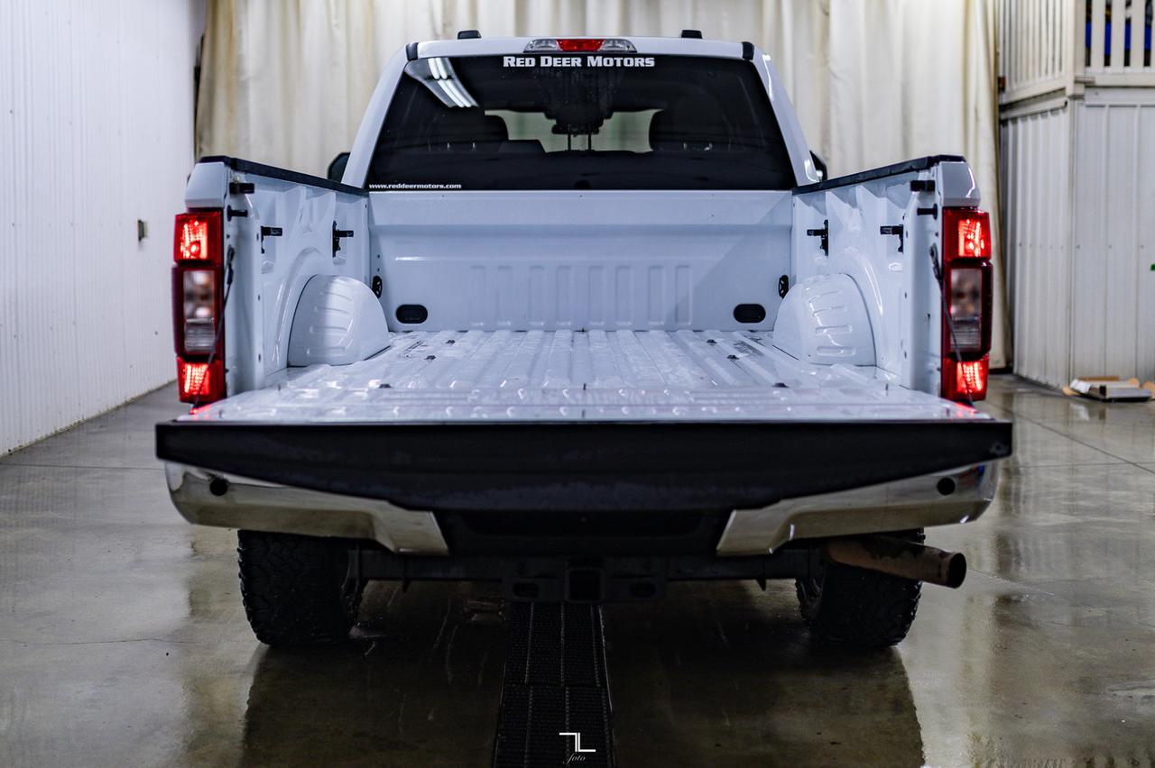 2022 Ford F-350 4x4 Crew Cab XLT FX4 BCam Red Deer AB