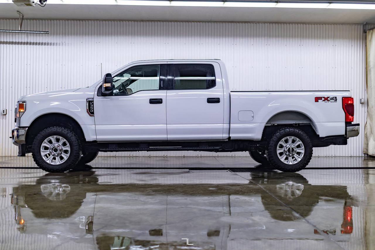 2022 Ford F-350 4x4 Crew Cab XLT FX4 BCam Red Deer AB