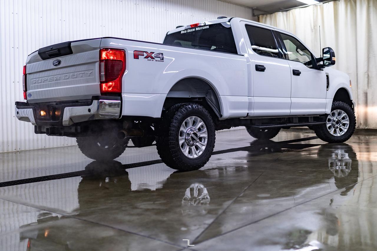 2022 Ford F-350 4x4 Crew Cab XLT FX4 BCam Red Deer AB