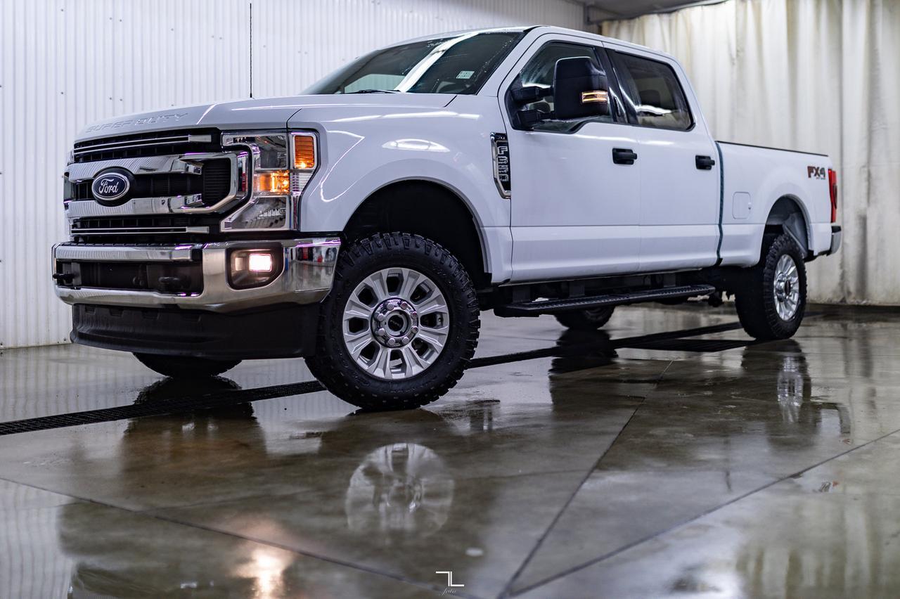 2022 Ford F-350 4x4 Crew Cab XLT FX4 BCam Red Deer AB