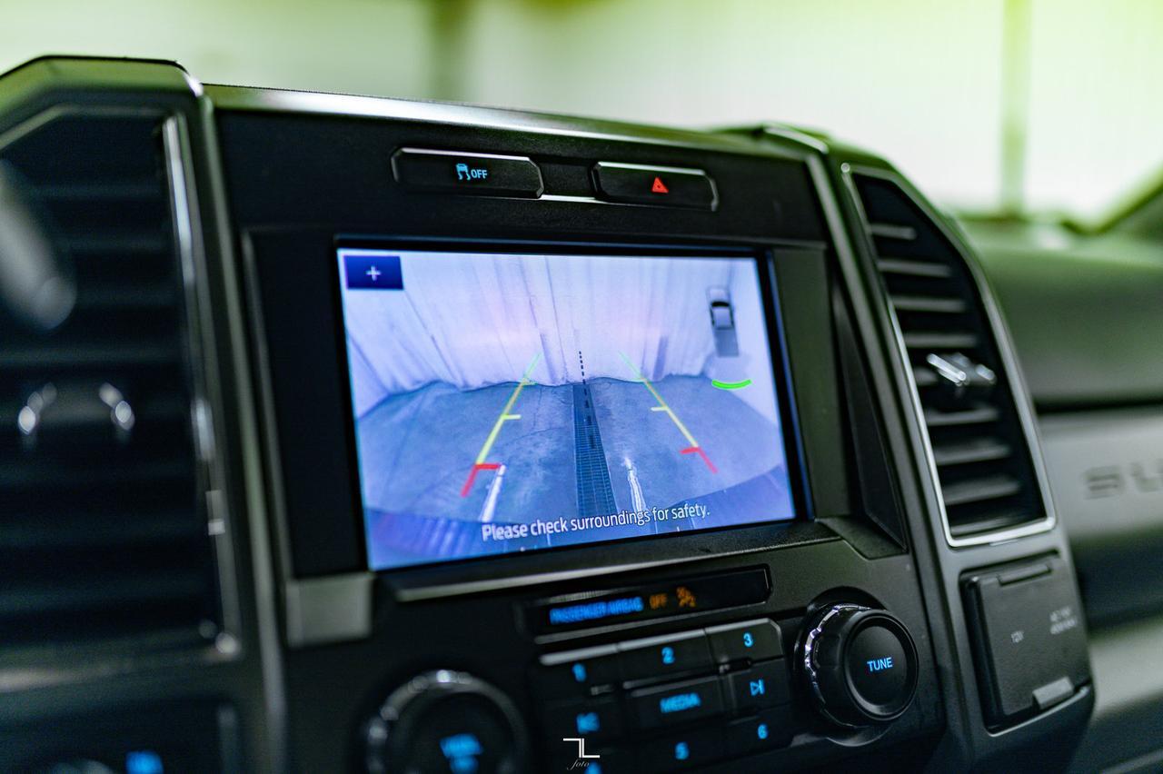 2022 Ford F-350 4x4 Crew Cab XLT FX4 BCam Red Deer AB