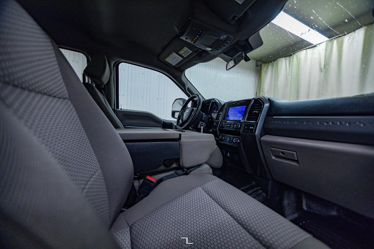 2022 Ford F-350 4x4 Crew Cab XLT FX4 BCam Red Deer AB