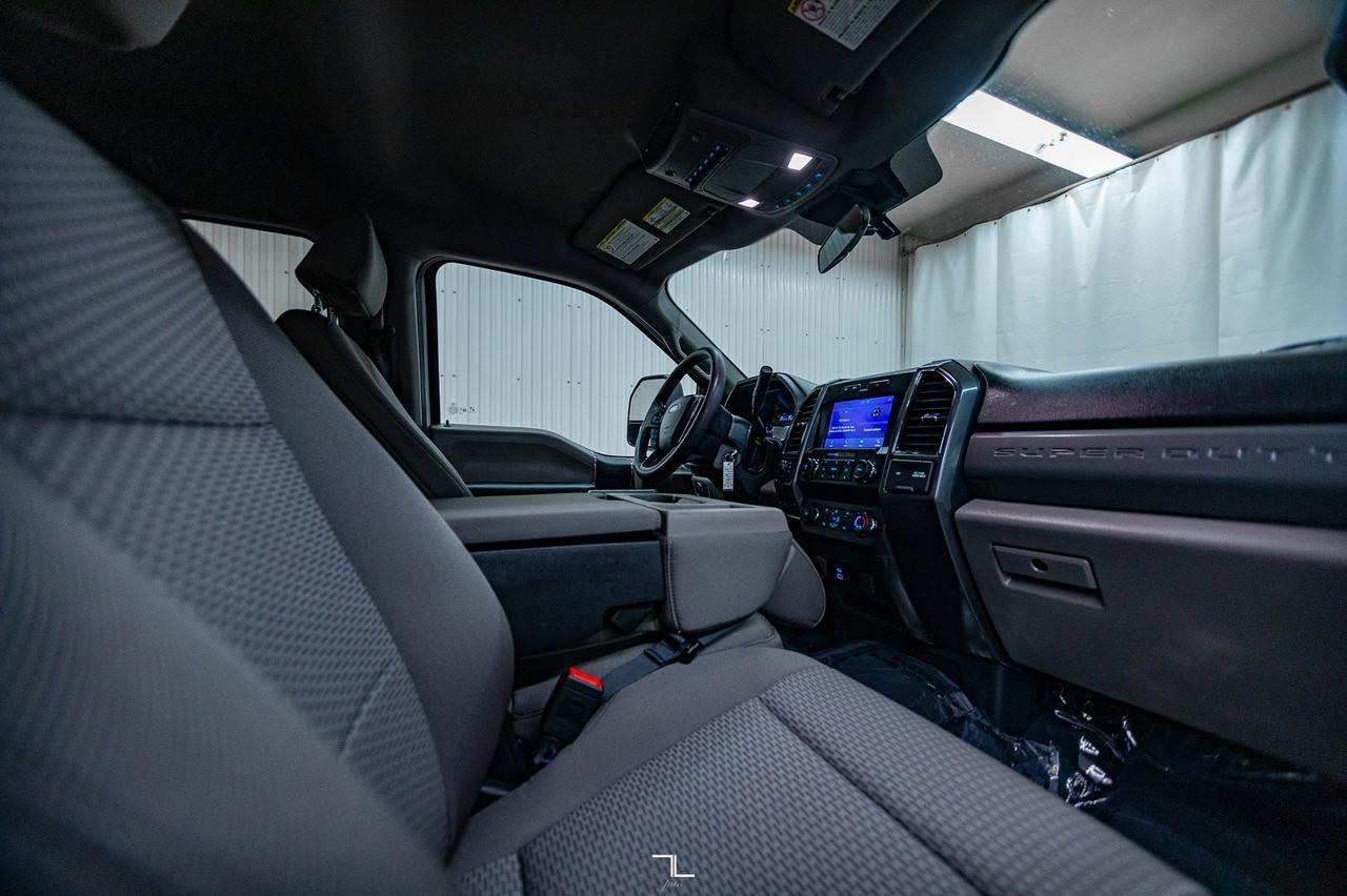 2022 Ford F-350 4x4 Crew Cab XLT FX4 Diesel BCam Red Deer AB