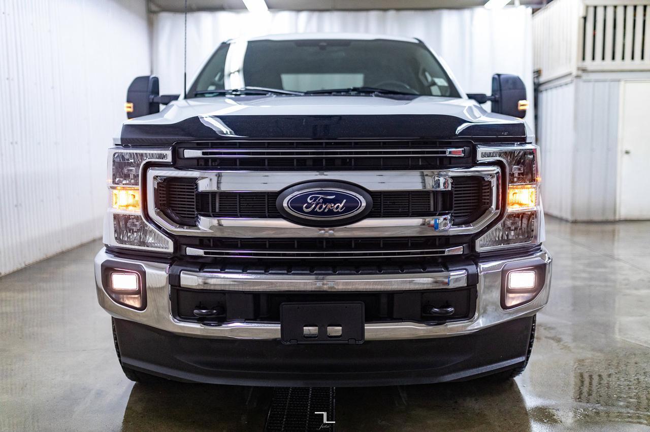 2022 Ford F-350 4x4 Crew Cab XLT FX4 Diesel BCam Red Deer AB