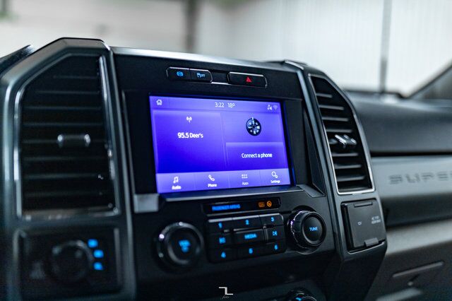 2022 Ford F-350 4x4 Crew Cab XLT FX4 Diesel BCam Red Deer AB