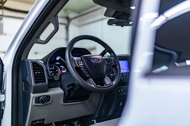 2022 Ford F-350 4x4 Crew Cab XLT FX4 Diesel BCam Red Deer AB