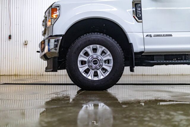 2022 Ford F-350 4x4 Crew Cab XLT FX4 Diesel BCam Red Deer AB