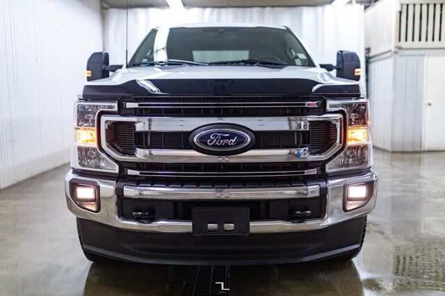 2022 Ford F-350 4x4 Crew Cab XLT FX4 Diesel BCam Red Deer AB