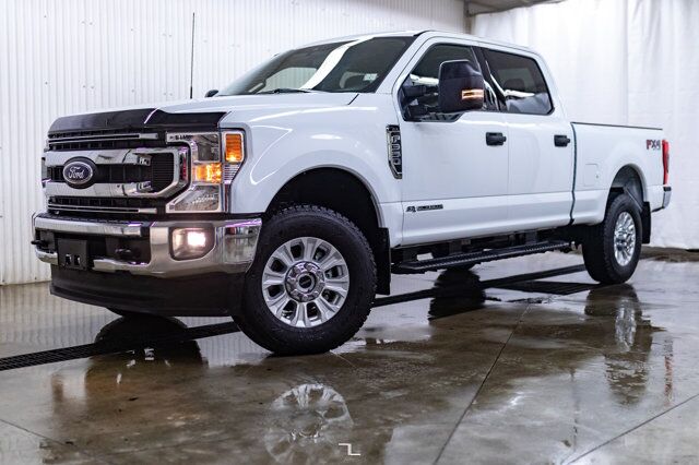 2022 Ford F-350 4x4 Crew Cab XLT FX4 Diesel BCam Red Deer AB